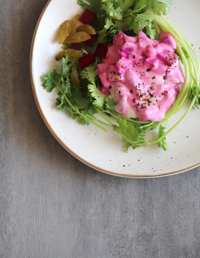 Chukander aur Kishmish Ka Raita (Beetroot and Raisin Raita)